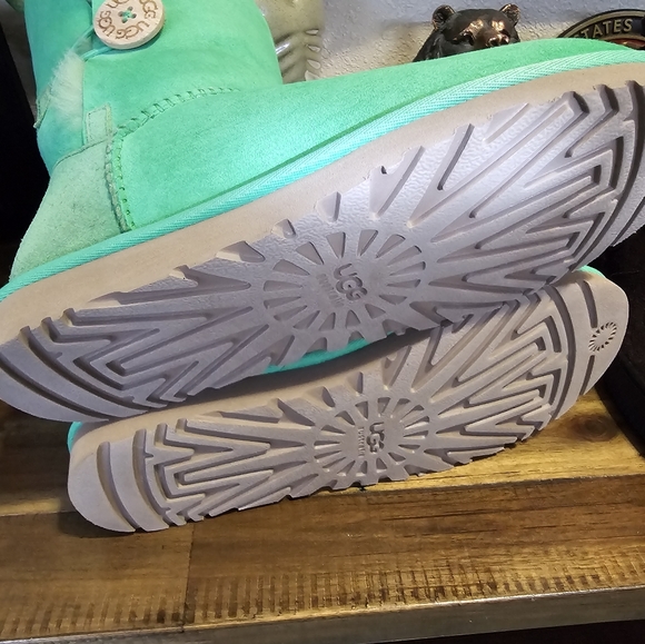 Rare UGG Australian bailey button  boot Chestnut color Everglade women's size 7 - Picture 8 of 10